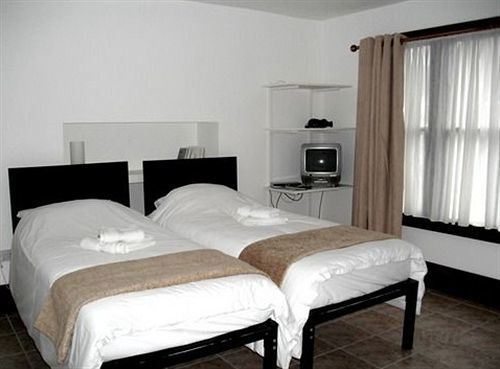 בוטל Breeze Guest House מראה חיצוני תמונה