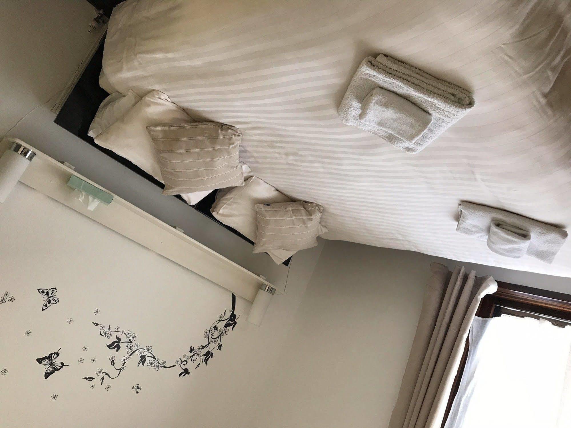 בוטל Breeze Guest House מראה חיצוני תמונה