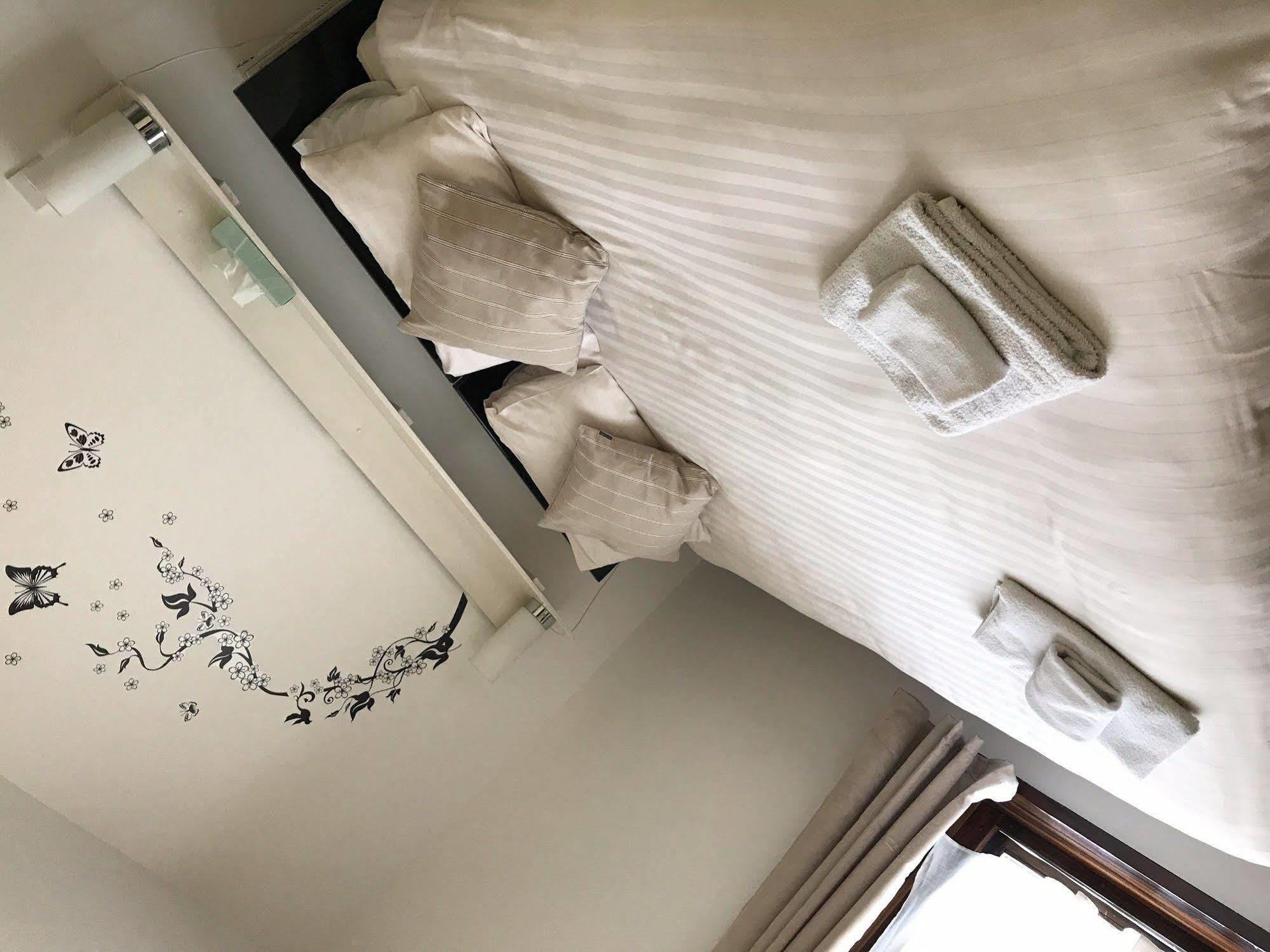 בוטל Breeze Guest House מראה חיצוני תמונה