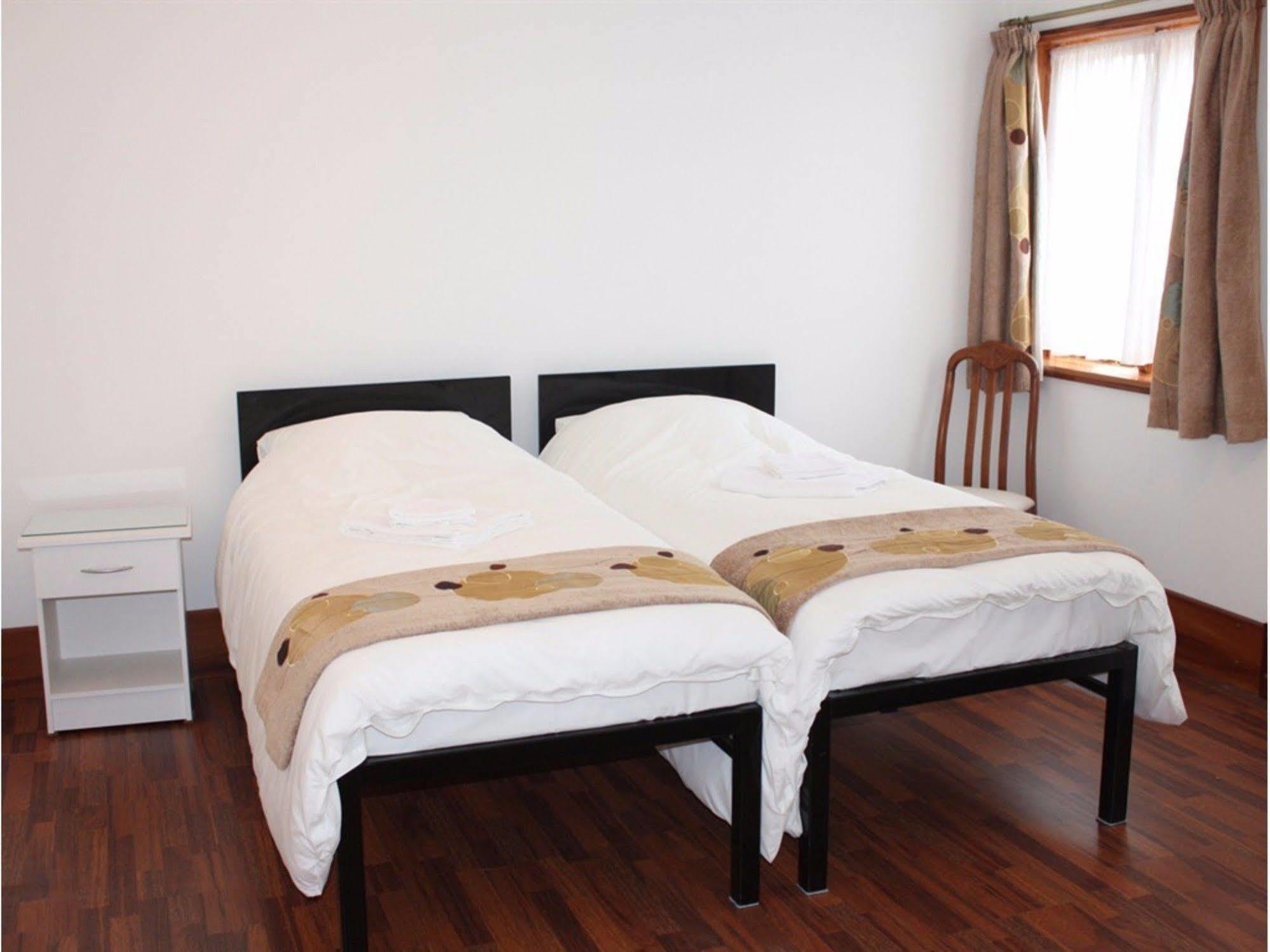 בוטל Breeze Guest House מראה חיצוני תמונה